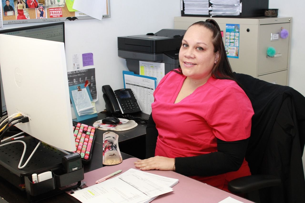 Angela - Friendly Receptionist